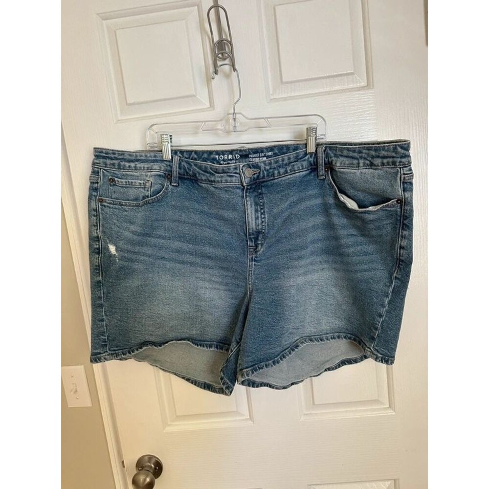 Torrid 3.5” Inseam Classic Denim Shorts